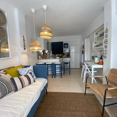 Romy's Cozy One Bedroom Apt *