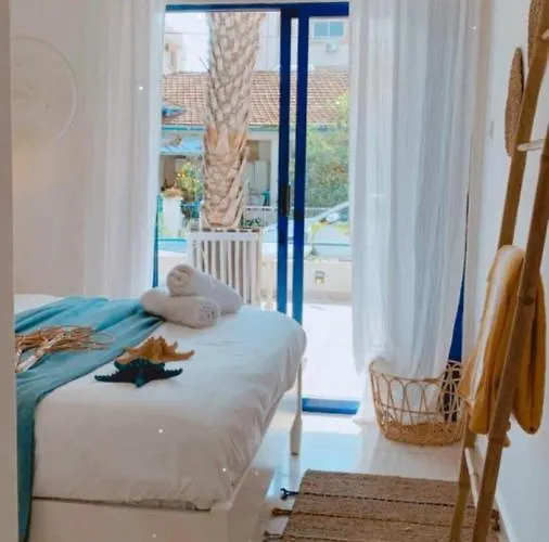 Romy's Cozy One Bedroom Apt Апартаменты *