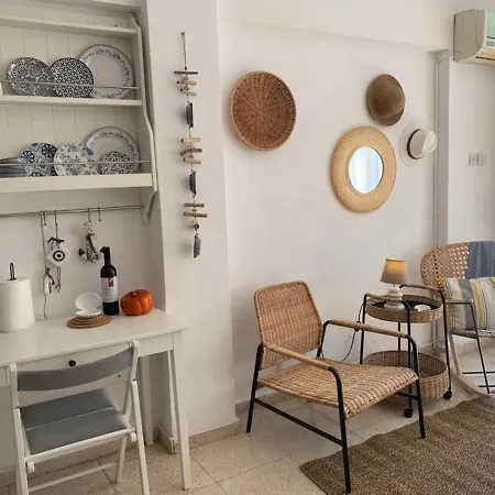 Romy's Cozy One Bedroom Apt * Larnaca