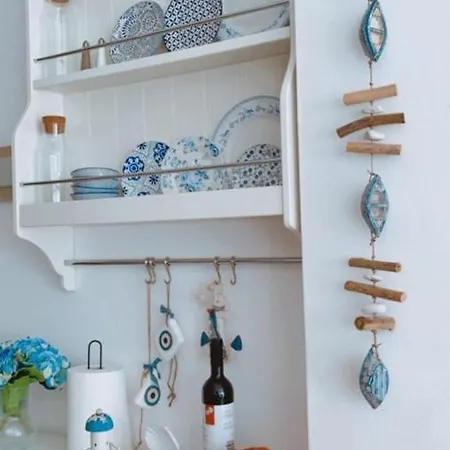 Romy's Cozy One Bedroom Apt Апартаменты *