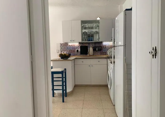Romy's Cozy One Bedroom Apt * Larnaca